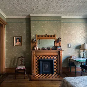 The Harlem Flophouse ** New York
